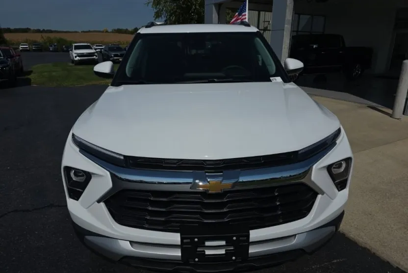 2026 Chevrolet Trailblazer LT photo 1