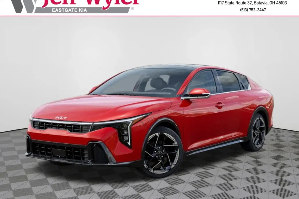 2025 Kia K4 GT-Line photo 1
