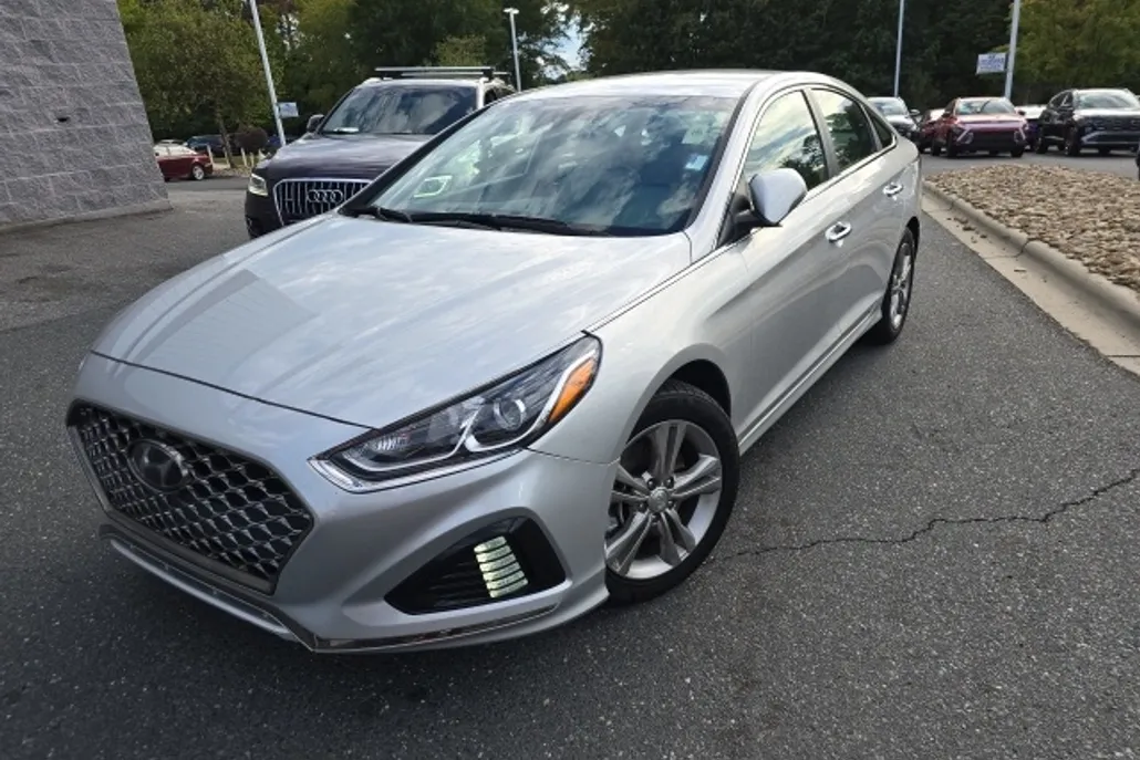 2019 Hyundai Sonata SEL photo 1