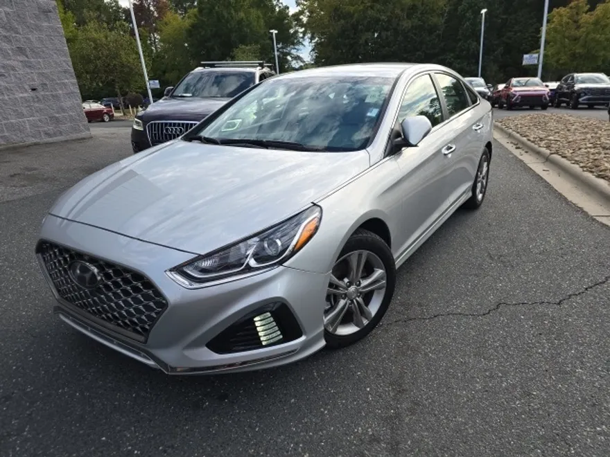 2019 Hyundai Sonata SEL photo 1