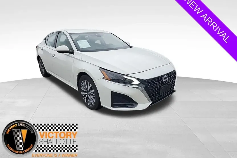 2023 Nissan Altima 2.5 SV photo 1