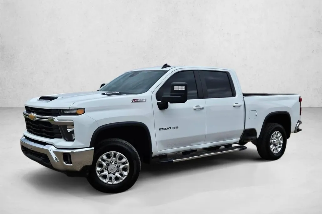 2024 Chevrolet Silverado 2500HD LT photo 1