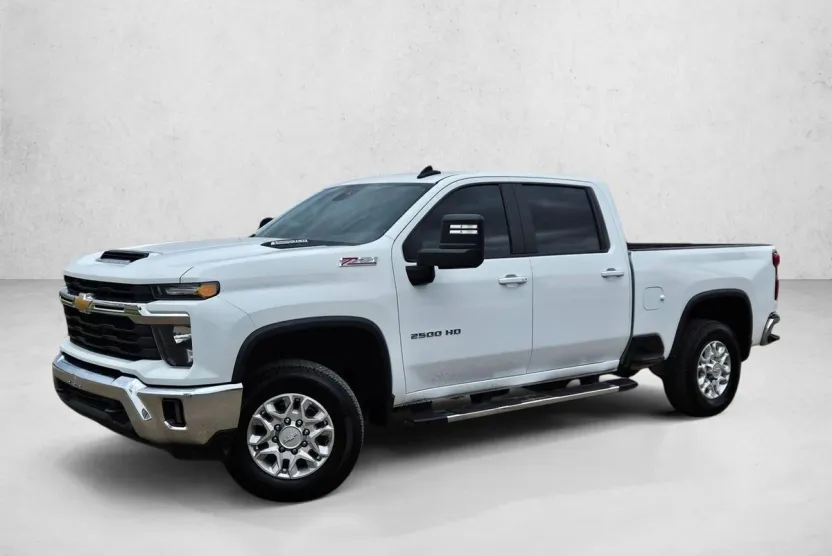 2024 Chevrolet Silverado 2500HD LT photo 1
