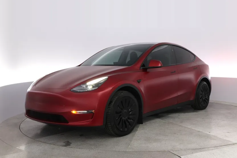 2024 Tesla Model Y Long Range photo 1