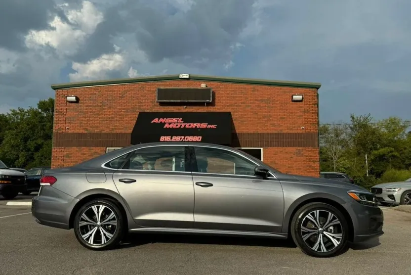 2022 Volkswagen Passat SE photo 1
