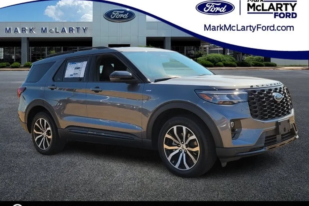 2025 Ford Explorer ST-Line photo 1