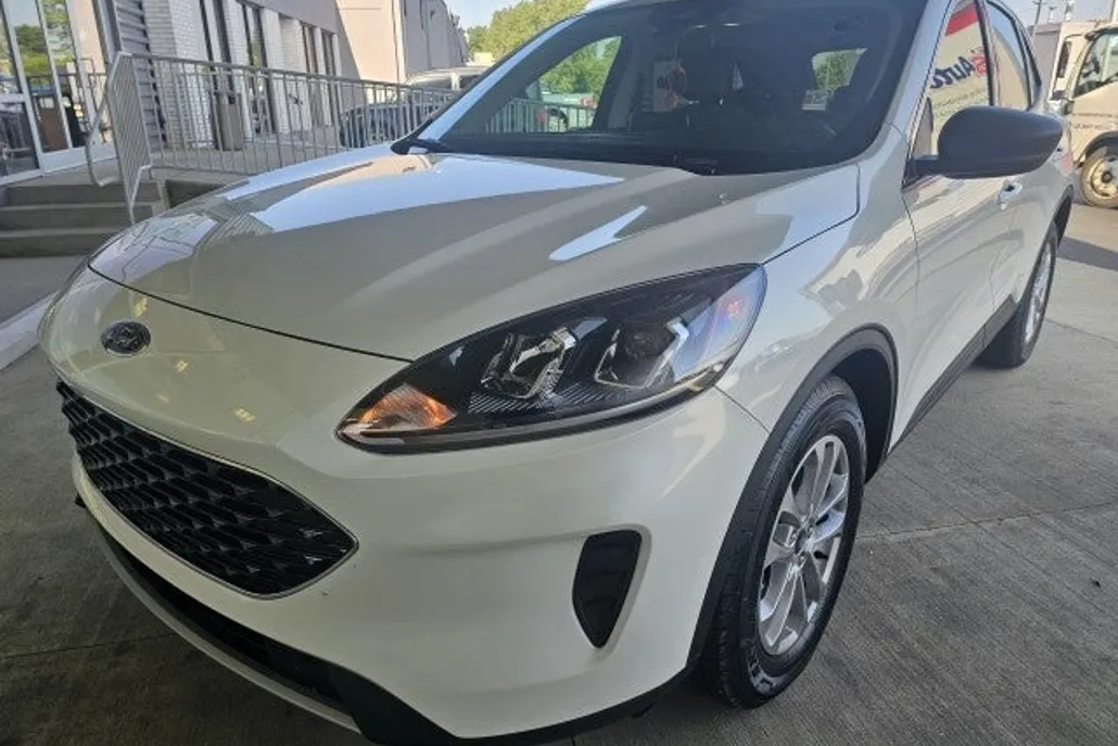 2022 Ford Escape SE photo 1