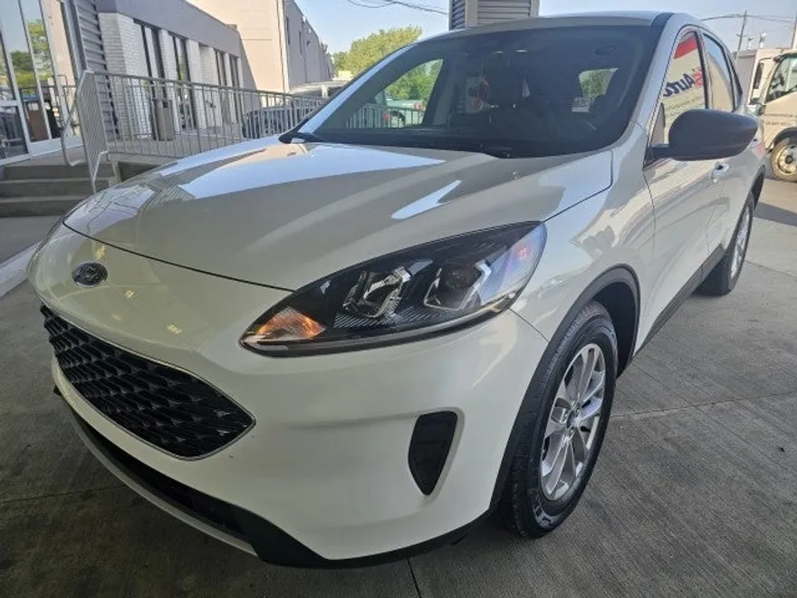 2022 Ford Escape SE photo 1