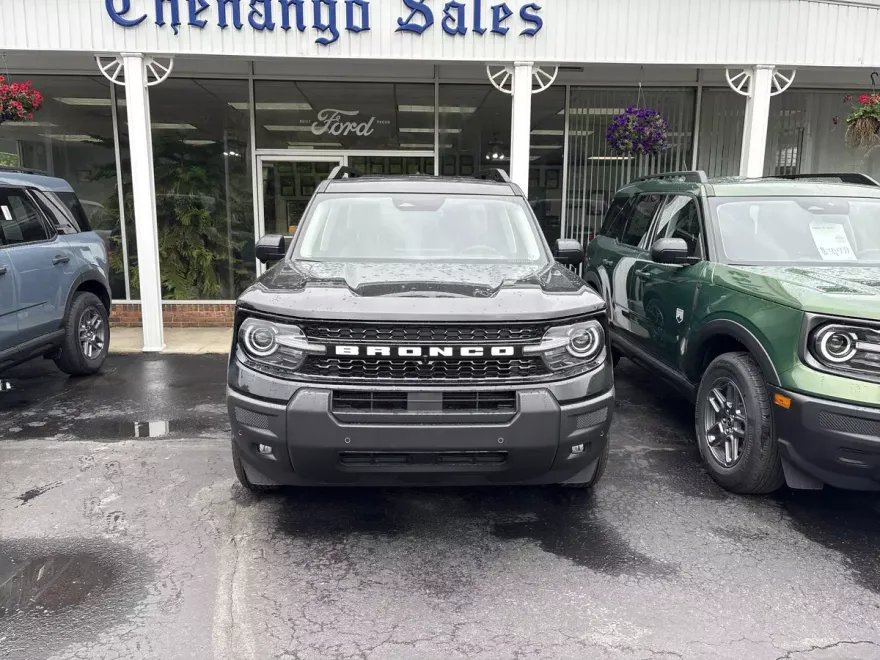 2025 Ford Bronco Sport Outer Banks photo 1