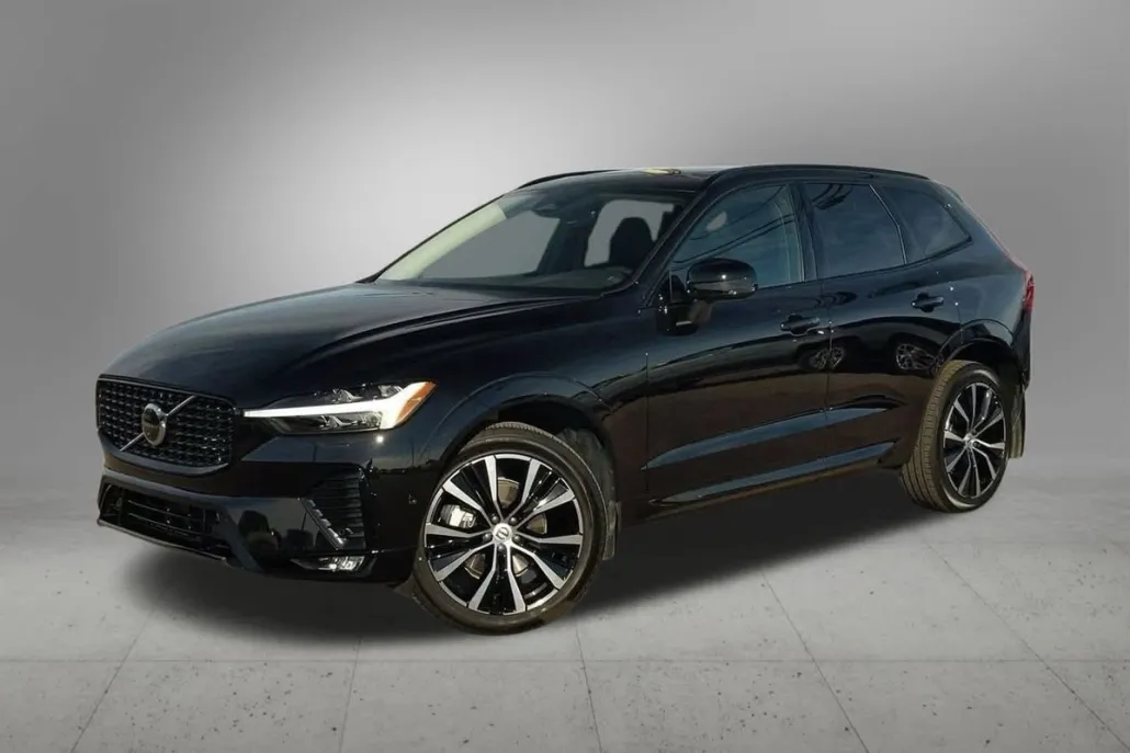 2025 Volvo XC60 B5 Plus photo 1