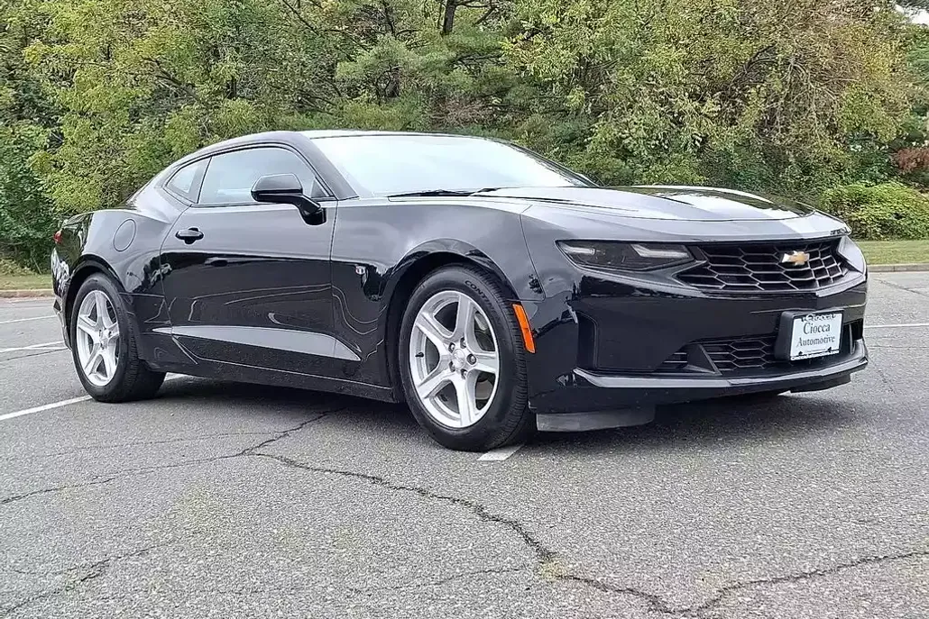 2020 Chevrolet Camaro 1LT photo 1