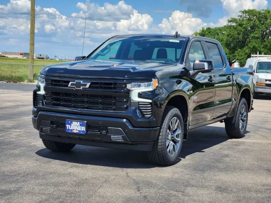 2025 Chevrolet Silverado 1500 RST photo 2