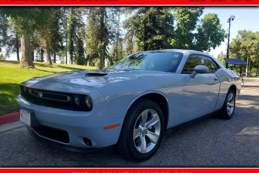 2021 Dodge Challenger SXT photo 1