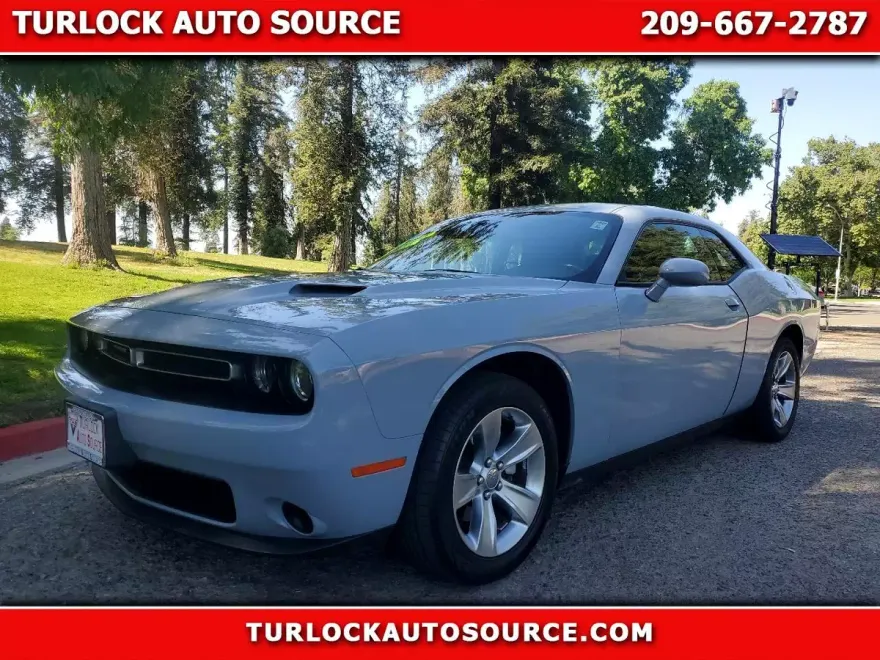 2021 Dodge Challenger SXT photo 1