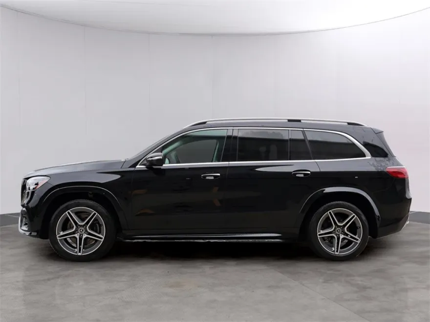 2025 Mercedes Benz GLS 450 4MATIC photo 1