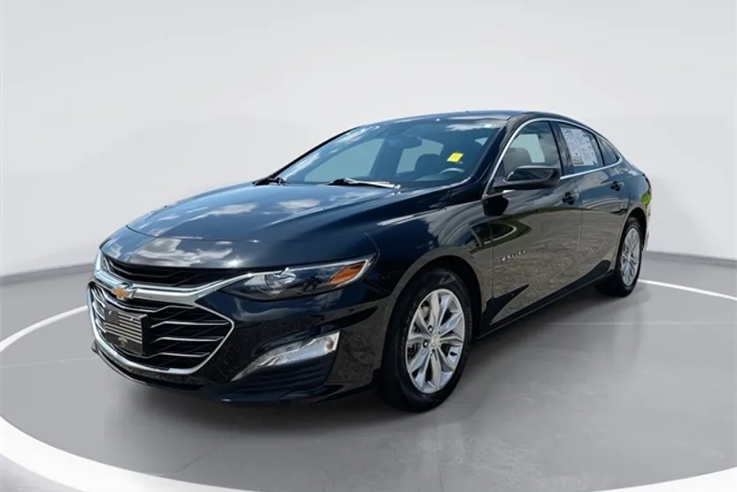 2024 Chevrolet Malibu 1LT photo 1