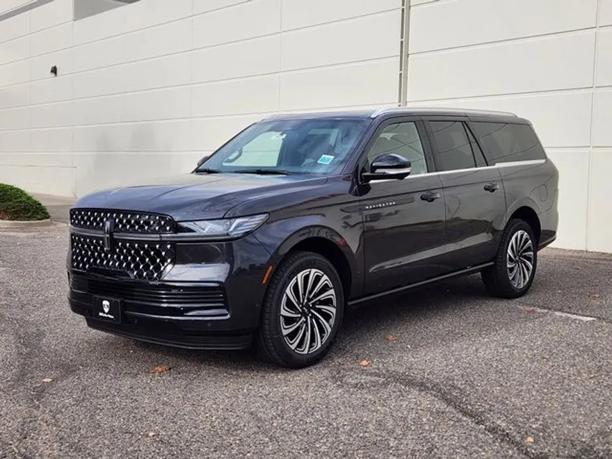2025 Lincoln Navigator Black Label photo 1