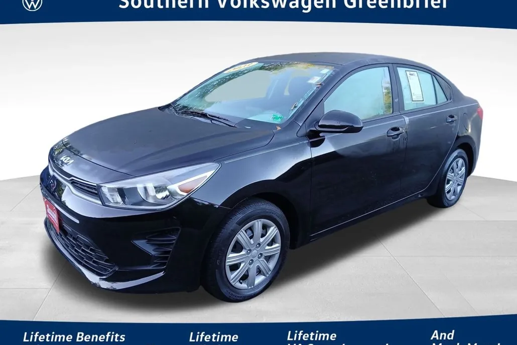 2023 Kia Rio LX photo 1