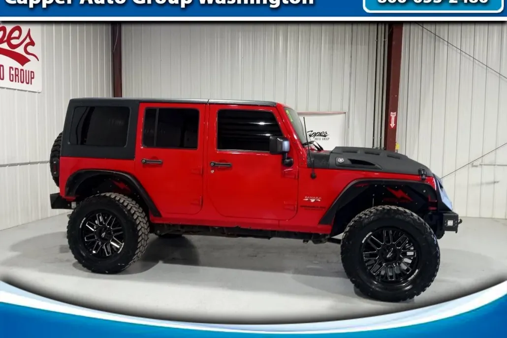 2017 Jeep Wrangler Unlimited Sahara photo 1