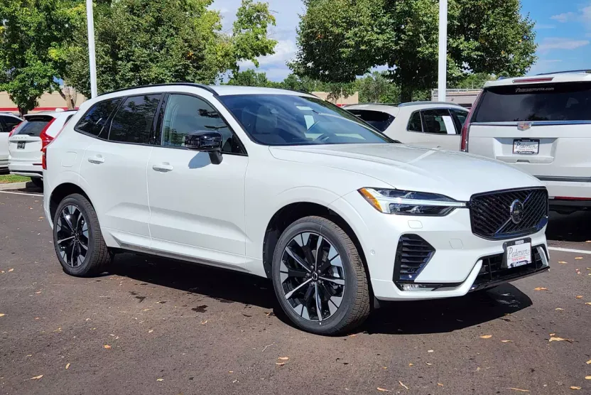 2026 Volvo XC60 B5 Plus photo 1