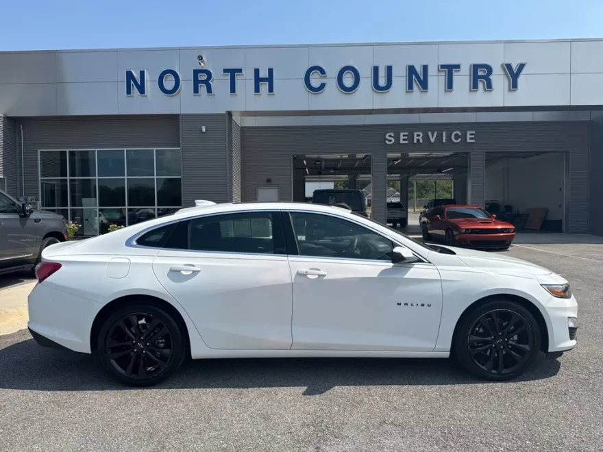 2024 Chevrolet Malibu 1LT photo 1
