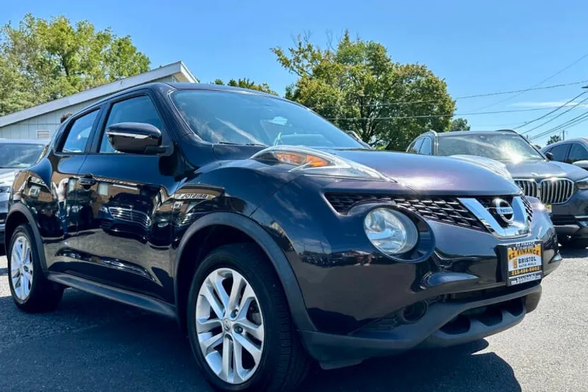 2015 Nissan Juke S photo 1