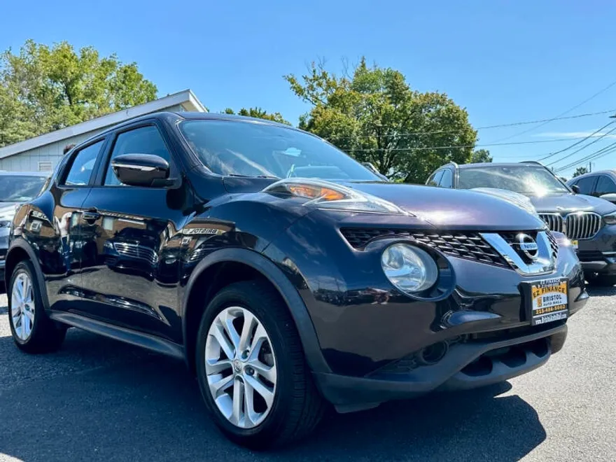 2015 Nissan Juke S photo 1