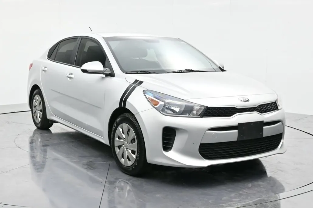 2020 Kia Rio LX photo 1