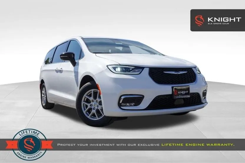 2025 Chrysler Pacifica photo 1