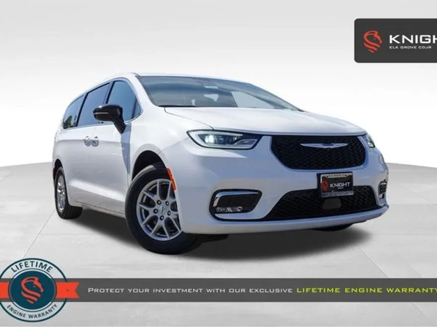 2025 Chrysler Pacifica photo 1