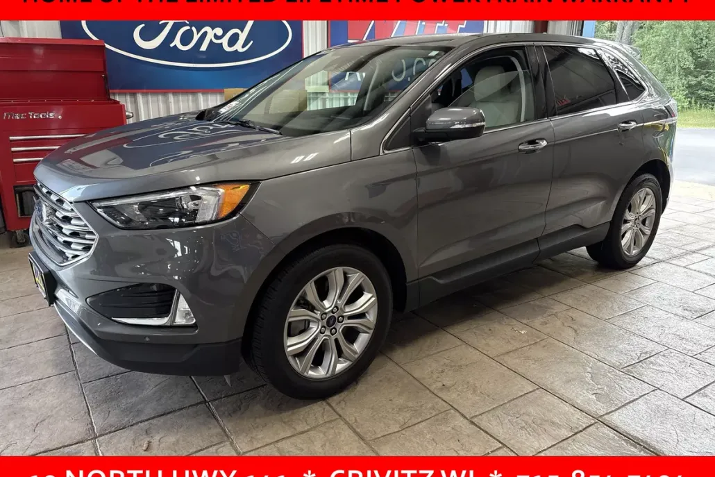 2022 Ford Edge Titanium photo 1