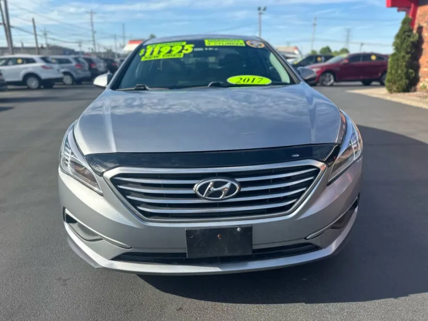 2017 Hyundai Sonata SE photo 1