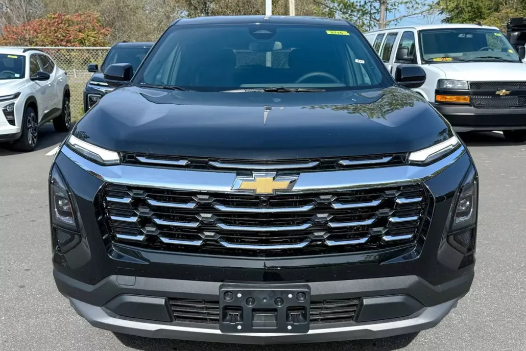 2026 Chevrolet Equinox LT photo 1