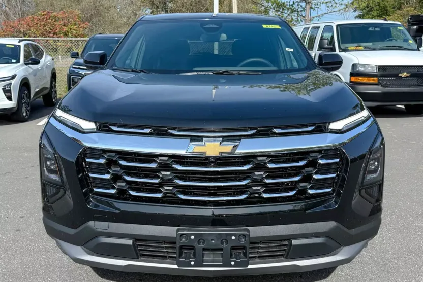 2026 Chevrolet Equinox LT photo 1