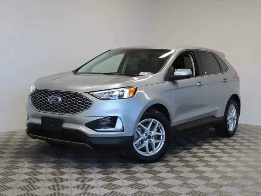 2023 Ford Edge SEL photo 1