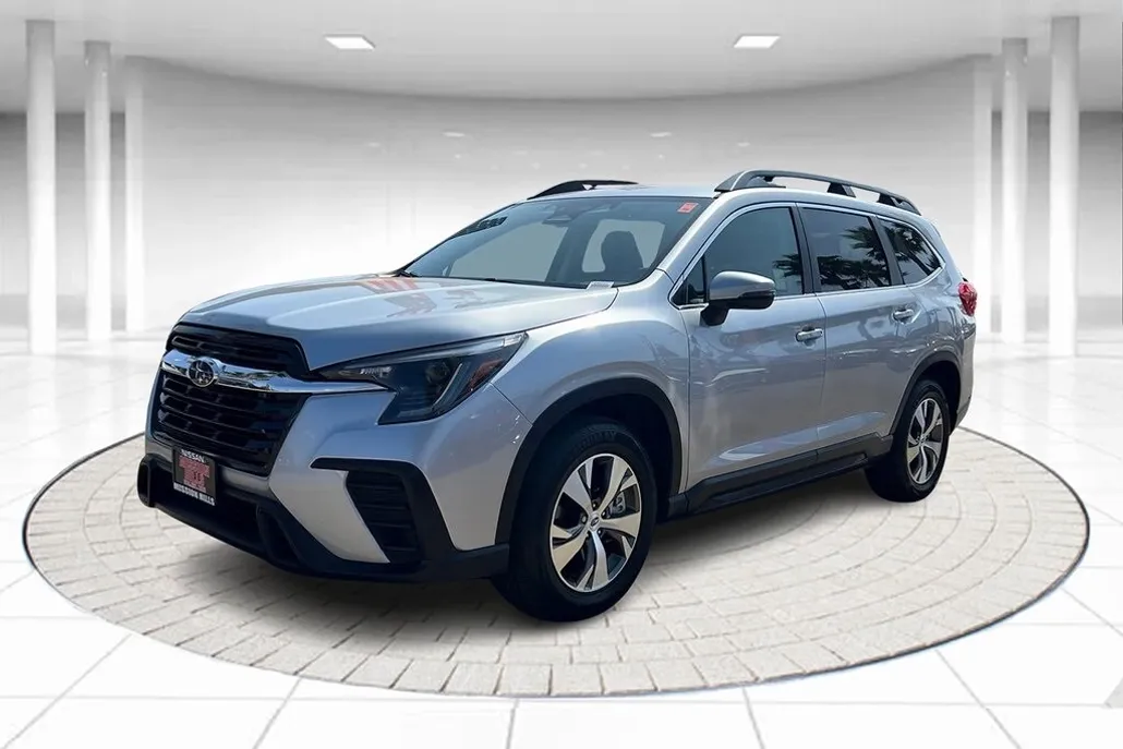 2023 Subaru Ascent Premium photo 1