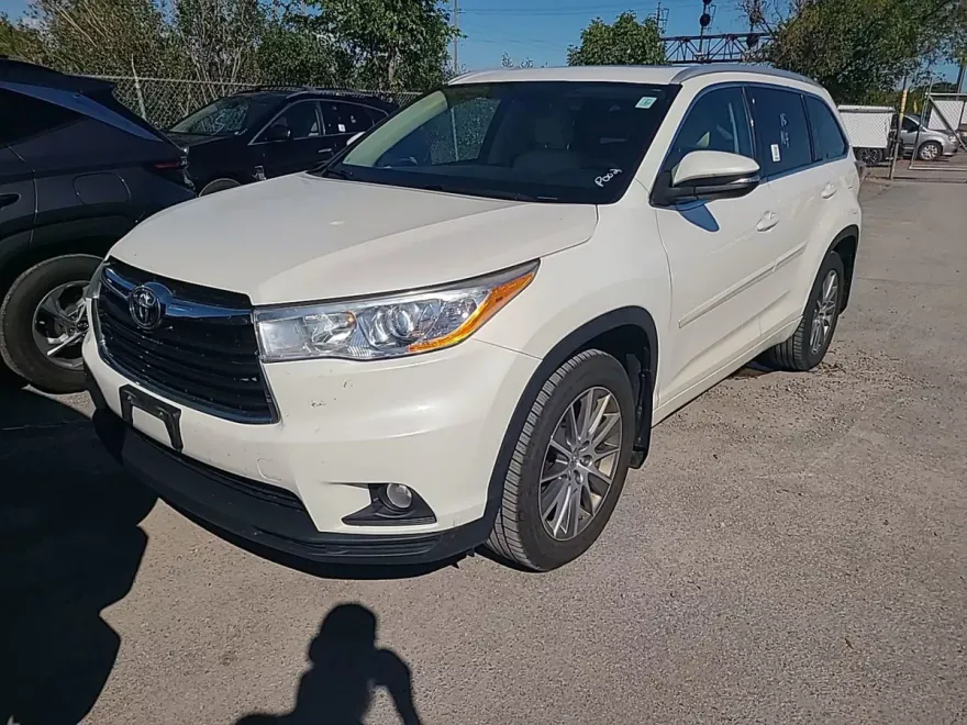2015 Toyota Highlander XLE photo 1
