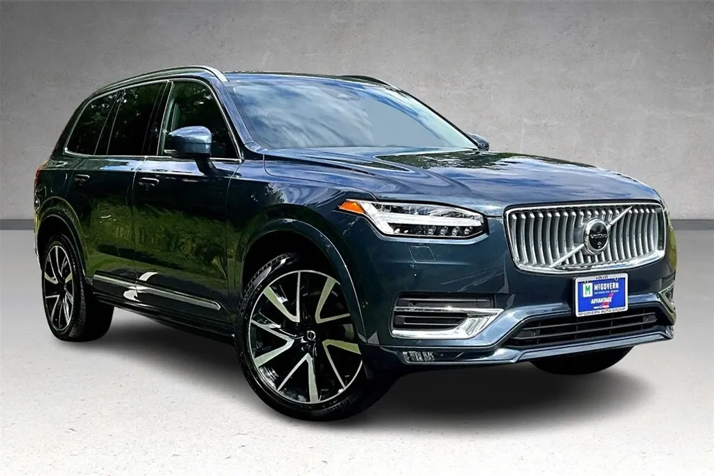 2024 Volvo XC90 Plus photo 1