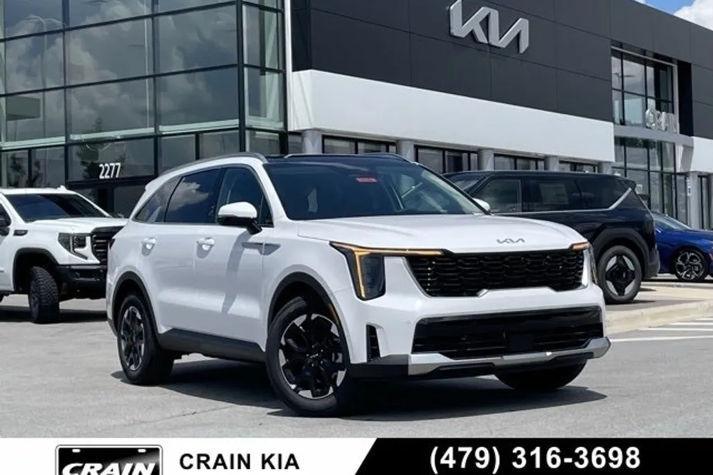 2025 Kia Sorento S photo 1