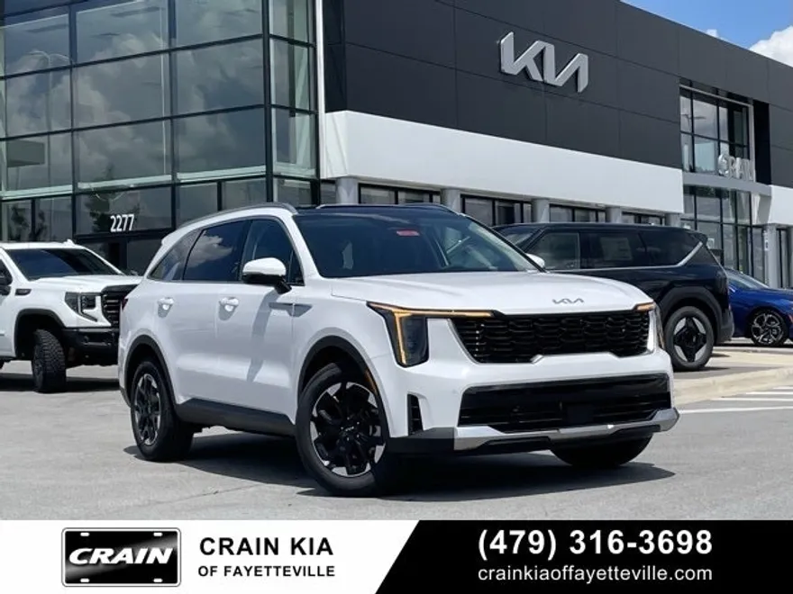 2025 Kia Sorento S photo 1