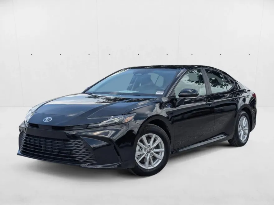 2025 Toyota Camry LE SE photo 1
