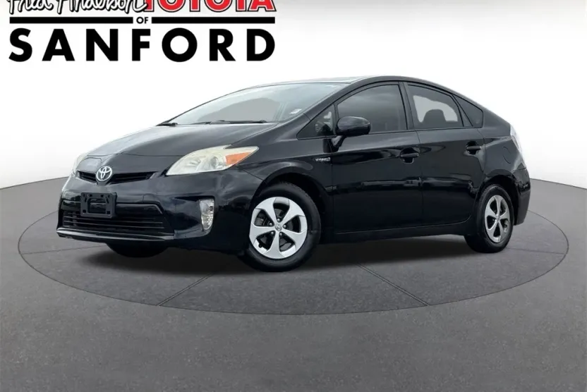 2013 Toyota Prius Four photo 1