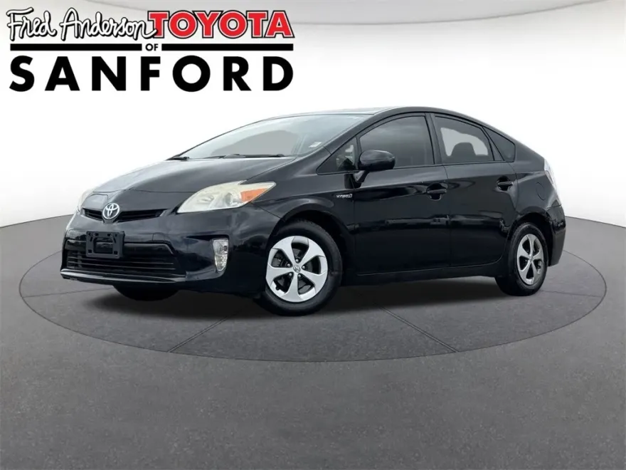 2013 Toyota Prius Four photo 1