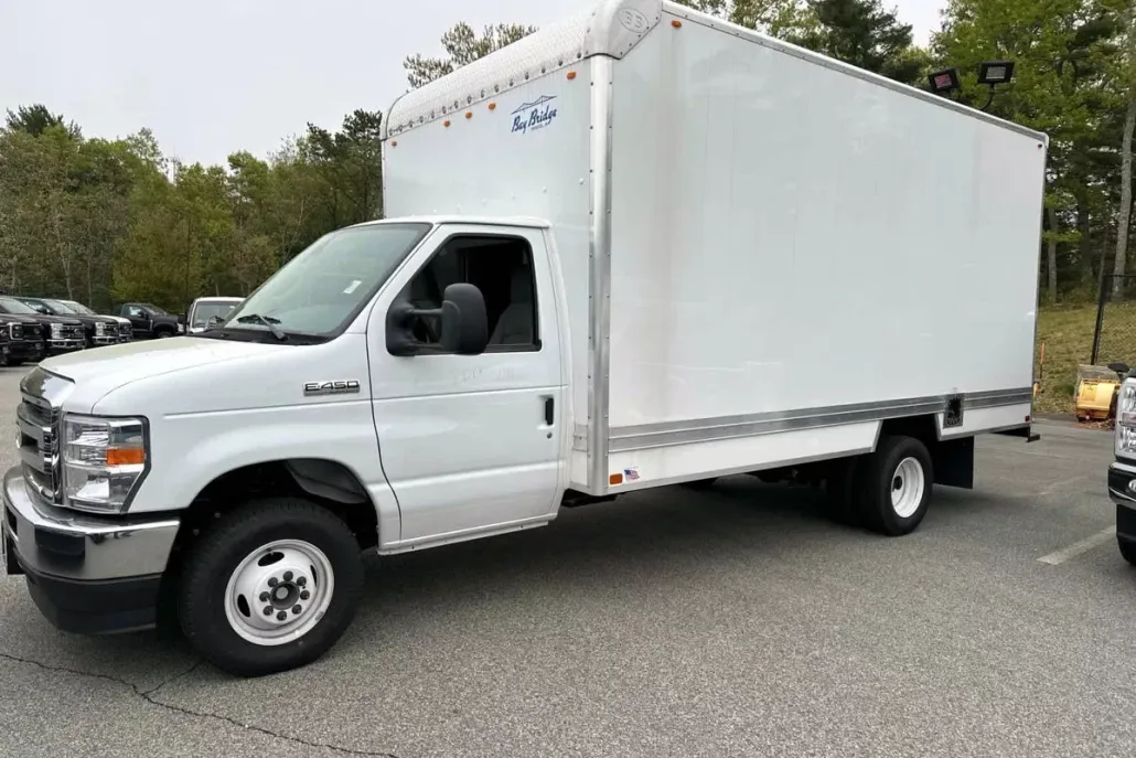 2026 Ford E-450 Cutaway photo 1