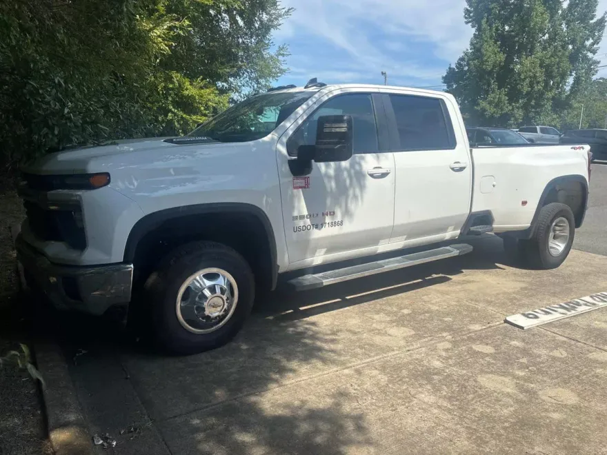 2024 Chevrolet Silverado 3500HD LT photo 1