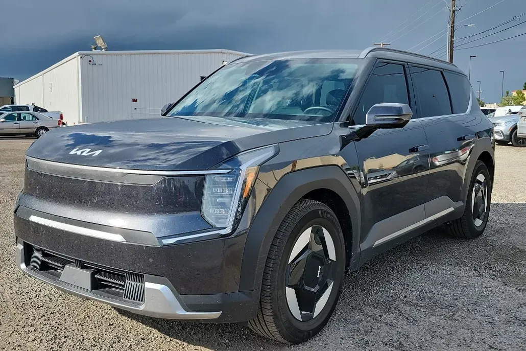 2024 Kia EV9 Wind photo 1