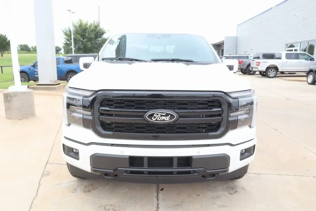 2025 Ford F-150 Lariat photo 1
