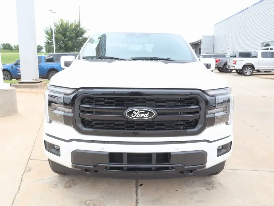 2025 Ford F-150 Lariat photo 1