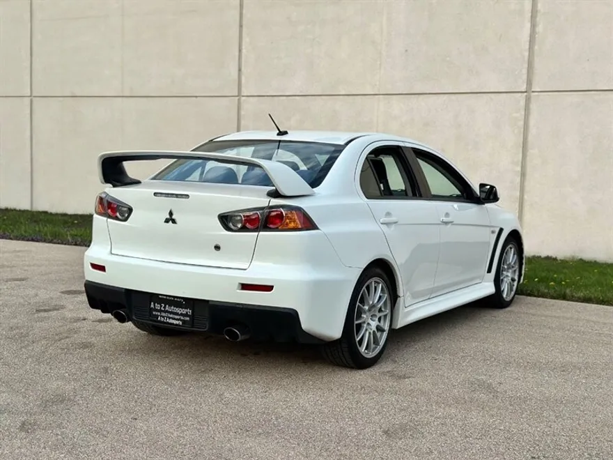 2010 Mitsubishi Lancer Evolution GSR photo 10