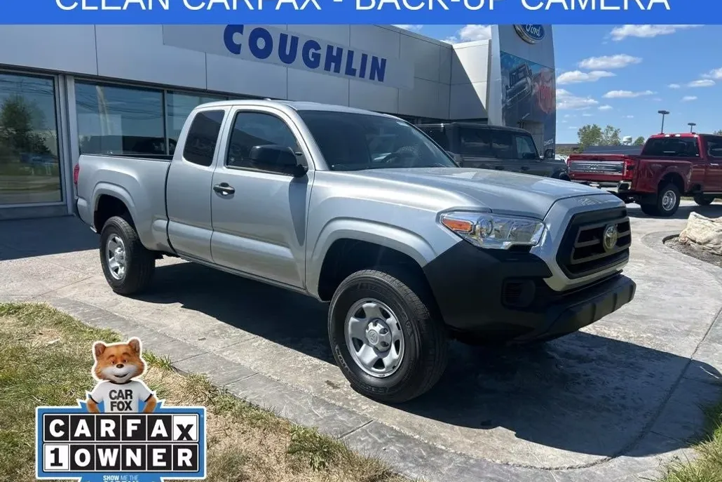 2023 Toyota Tacoma SR photo 1